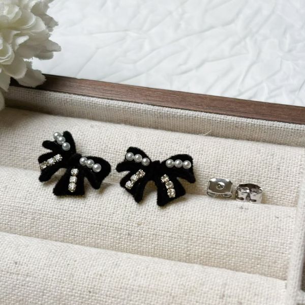 WQB44 毛呢珍珠細鑽蝴蝶結耳環 
