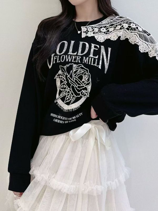 WQA23 設計感單側蕾絲肩印花T 