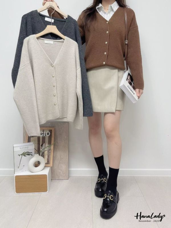 WJB10 簡約金釦純色V領外 