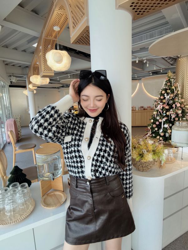 WQB69 千鳥格紋珍珠釦針織上衣 