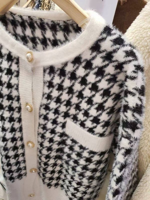 WQB69 千鳥格紋珍珠釦針織上衣 