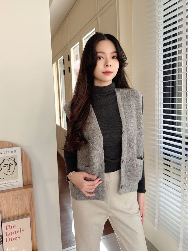 WQB07 兩件式高領針織背心上衣 