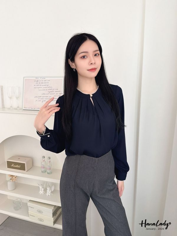 LEA26 珍珠領線圈滾邊雪紡上衣 