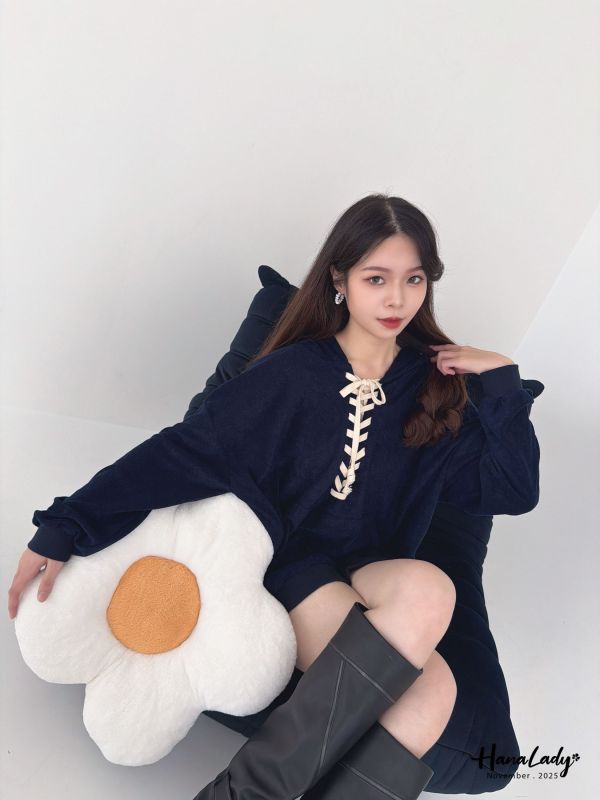 WJA35 繞繩領設計寬版帽T 