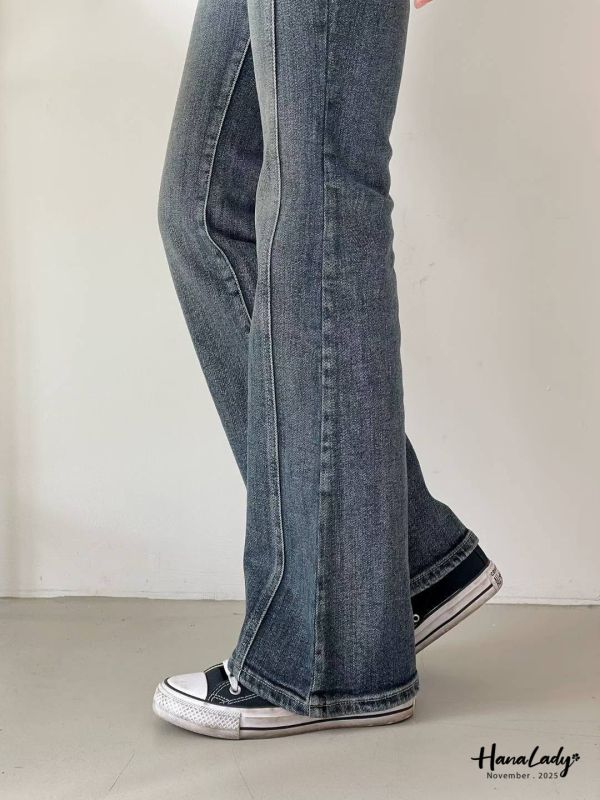 WJA96 刷白提臀線條微喇叭丹寧褲 