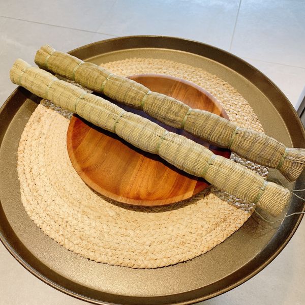 弗貝多藺草舒壓拍打棒｜來自台南後壁｜純手工編織 藺草按摩棒,自然香氣,紓壓享受,來自台南後壁,藺草的故鄉,結合傳統工藝與自然材質的藺草按摩棒,純手工編織