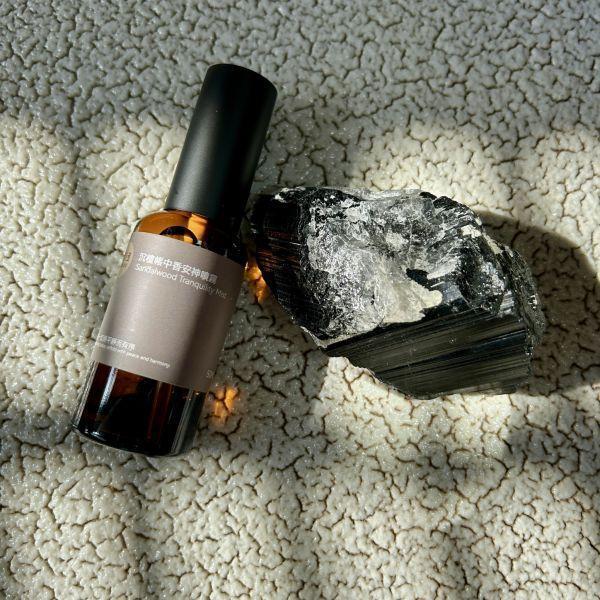 【下班女子 】弗貝多沉檀帳中香安神噴霧 弗貝多, 沉檀安神噴霧, 黑碧璽, 能量屏障, 安神噴霧, 睡眠噴霧, 午時水, 能量保護, 深層安神, 精油噴霧