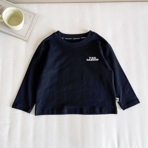 預購秋款男童彩色恐龍上衣尺寸90-150 