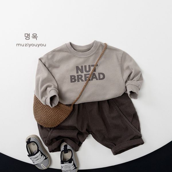 預購秋款男童字母上衣尺寸80-130 