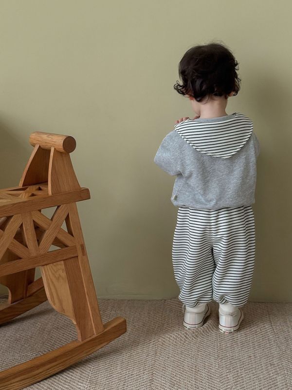 預購男女童條紋撞色套裝尺寸73-120 