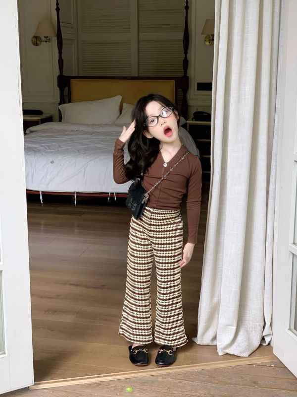 預購秋款女童休閒條紋氣質套裝尺寸90-130 