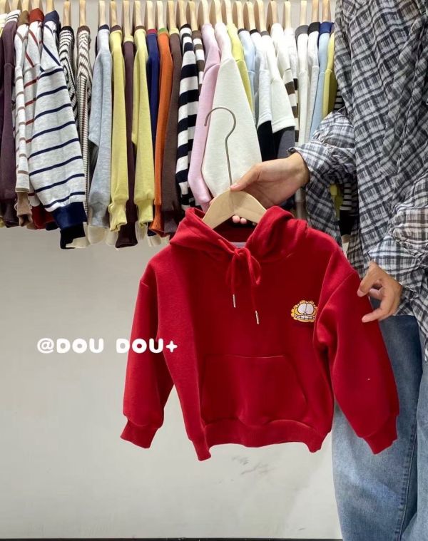 現貨秋款男童加菲貓上衣尺寸90-130附實拍 