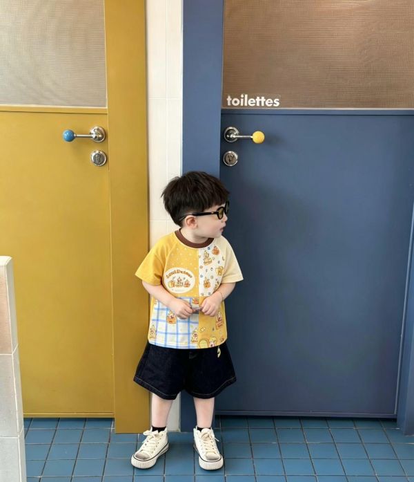 預購夏款男童日系星星人上衣 