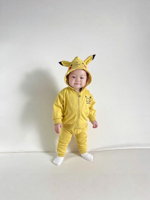 預購秋款男女童皮卡丘套裝尺寸73-110 