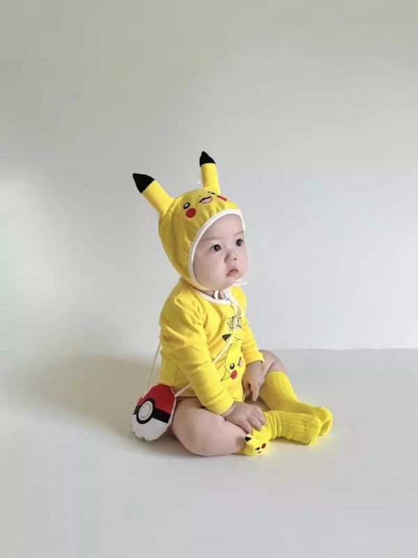 預購秋款男女寶皮卡丘包屁衣含帽含襪子含包尺寸66-90 