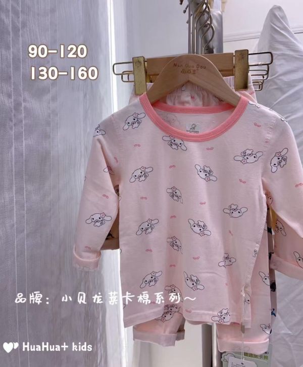 現貨秋款女童大耳狗局家服套裝尺寸90-120 