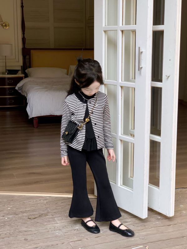 預購秋款女童小香風針織套裝尺寸90-140 