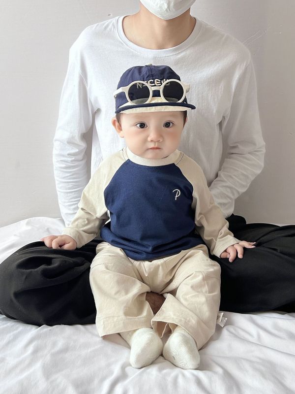 預購秋款男女童字母拼色拼接上衣尺寸73-110 