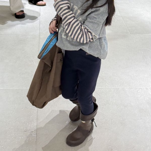 預購秋款女童刺繡內搭褲的尺寸80-130 