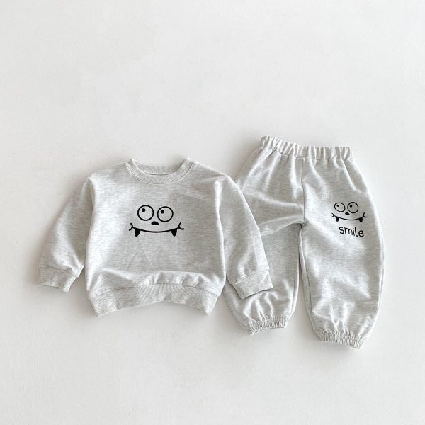 預購秋款男女童表情套裝尺寸80-130 