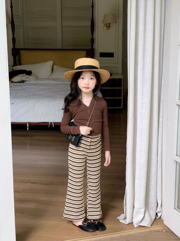 預購秋款女童休閒條紋氣質套裝尺寸90-130 