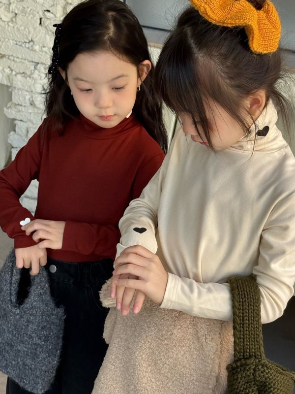 預購秋款女童高領愛心印花純色花邊上衣磨毛尺寸90-150 