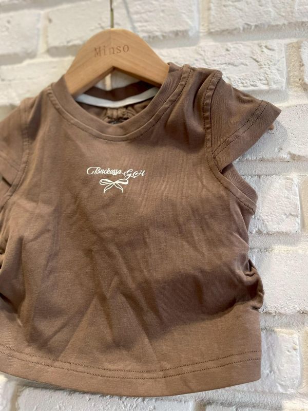 26185-2現貨夏款女童字母設計感咖色蝴蝶結露背上衣尺寸80-120 