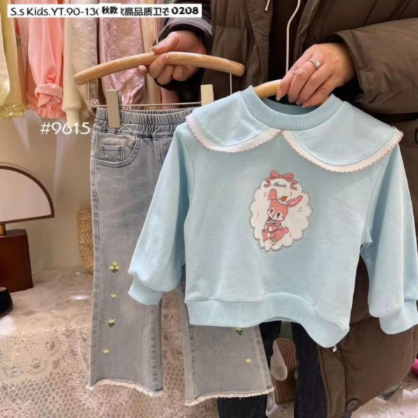 現貨秋款女童兔兔上衣尺寸90-130附實拍 