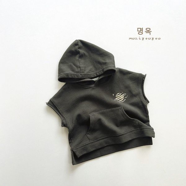 預購秋款男女童百搭星球背心尺寸80-130 