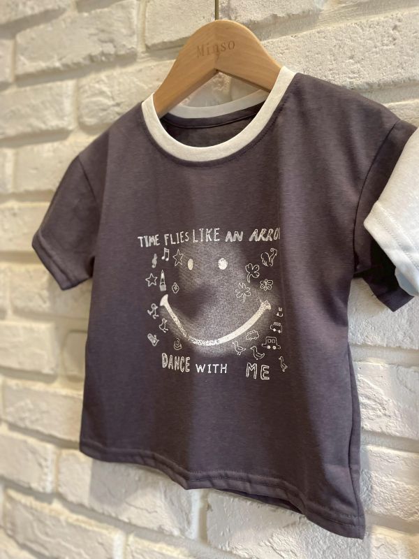 26139-2現貨夏款男童深灰微笑上衣尺寸90-130 