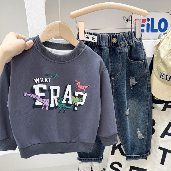 預購秋款男童恐龍上衣尺寸100-150 