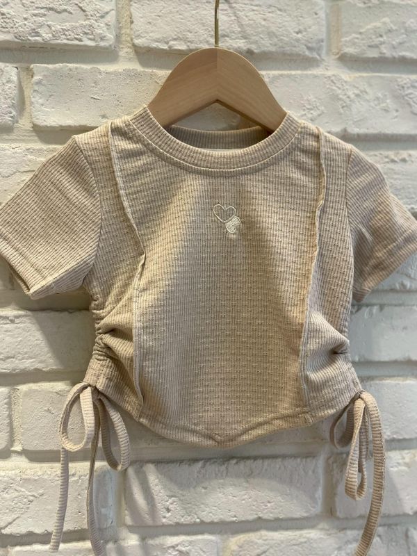 26195-1現貨夏款女童奶茶色刺鏽抽繩短版上衣尺寸80-120 