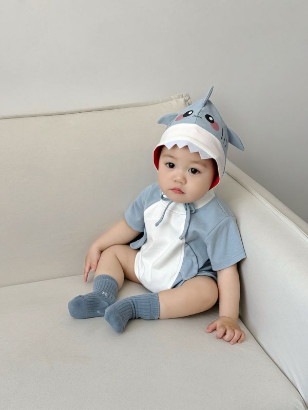 預購夏款男女寶鯊魚包屁衣含帽尺寸66-90 