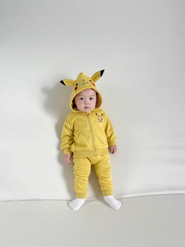 預購秋款男女童皮卡丘套裝尺寸73-110 