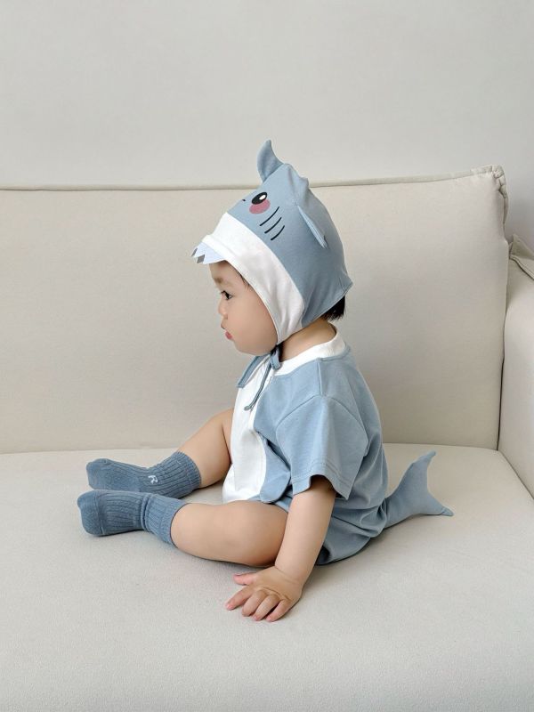 預購夏款男女寶鯊魚包屁衣含帽尺寸66-90 