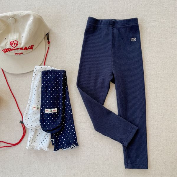 預購秋款女童刺繡內搭褲的尺寸80-130 