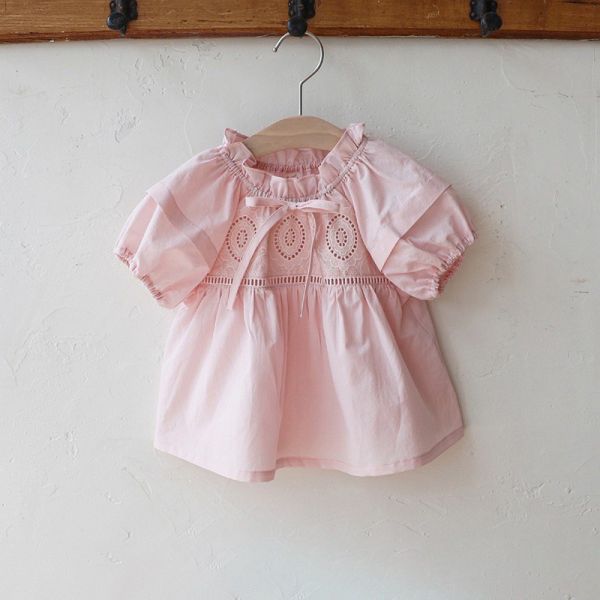 【預購】夏款-女童甜美設計款刺繡鏤空娃娃衫 