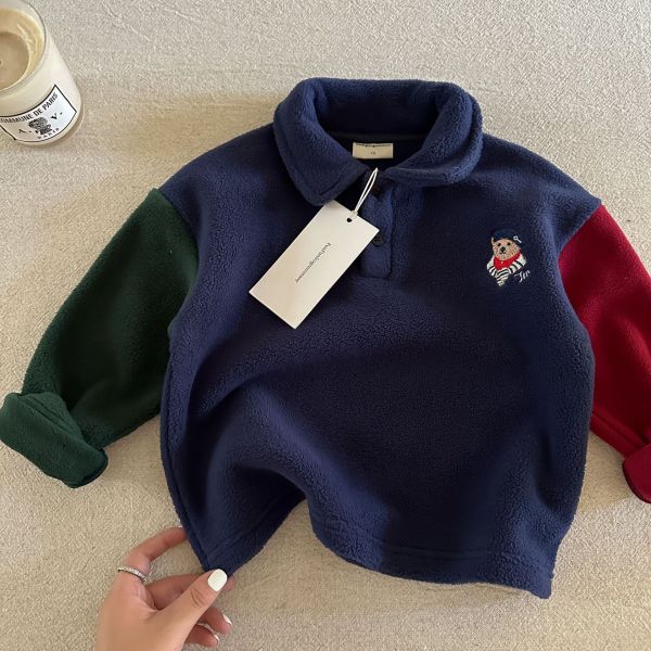 預購冬款男童熊熊拼色polo搖粒絨上衣尺寸90-140 