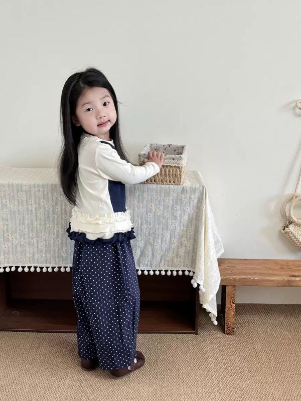 預購秋款女童甜美花邊假两件套裝尺寸90-140 