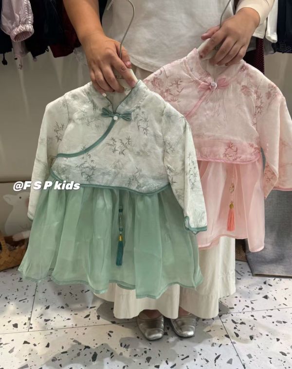 現貨秋款女童中國式旗袍洋裝尺寸90-130 