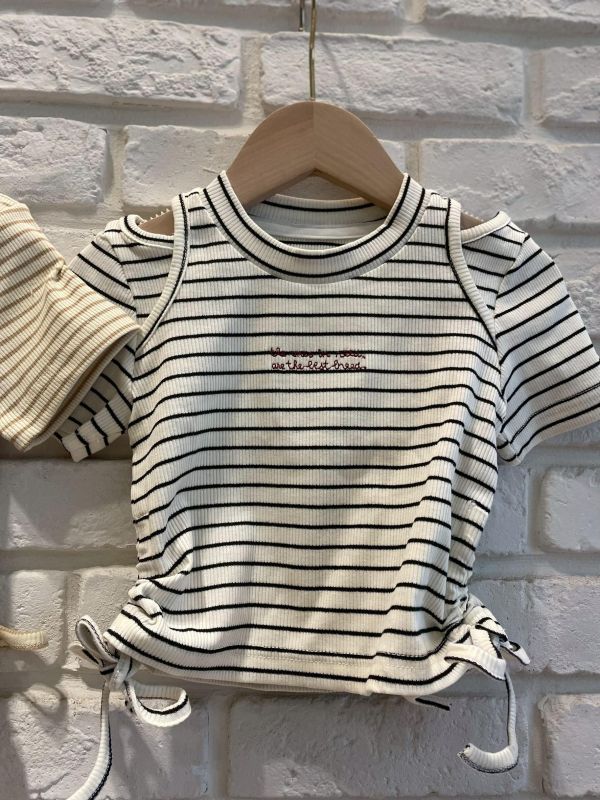 26083-2現貨夏款女童黑條紋短版設計感抽繩上衣尺寸80-120 