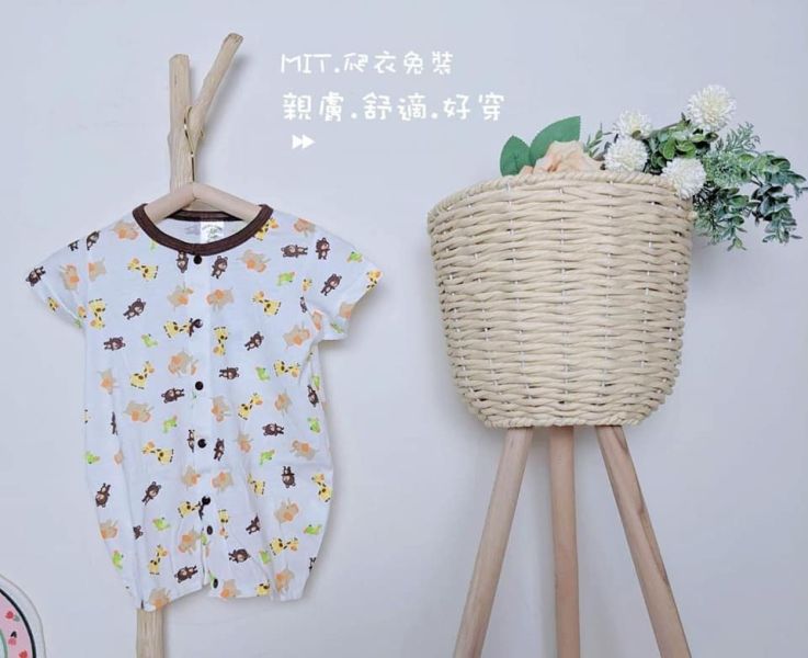現貨長頸鹿連身衣 
