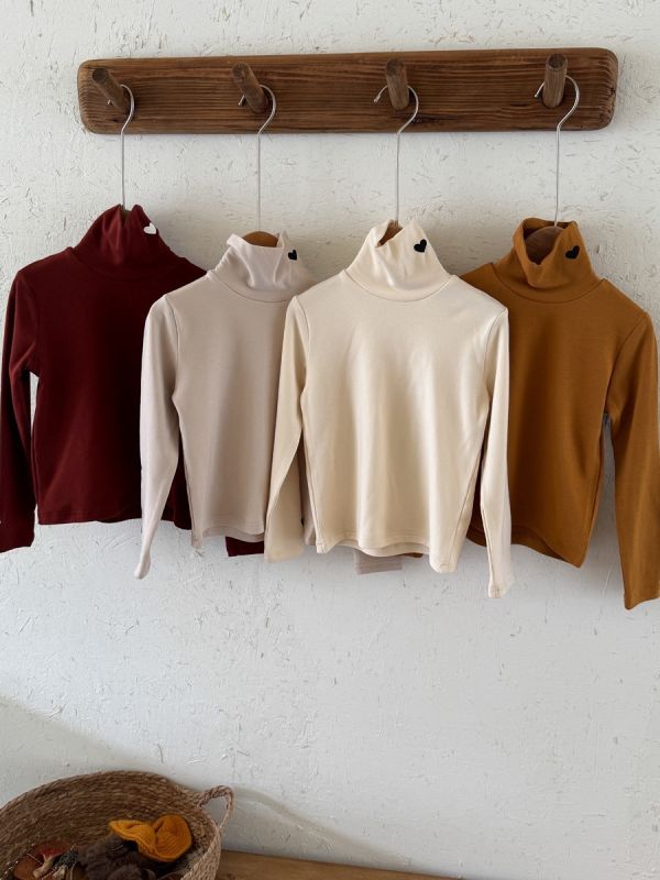 預購秋款女童高領愛心印花純色花邊上衣磨毛尺寸90-150 