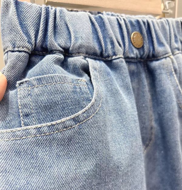 預購秋款男童字母牛仔長褲尺寸100-150 