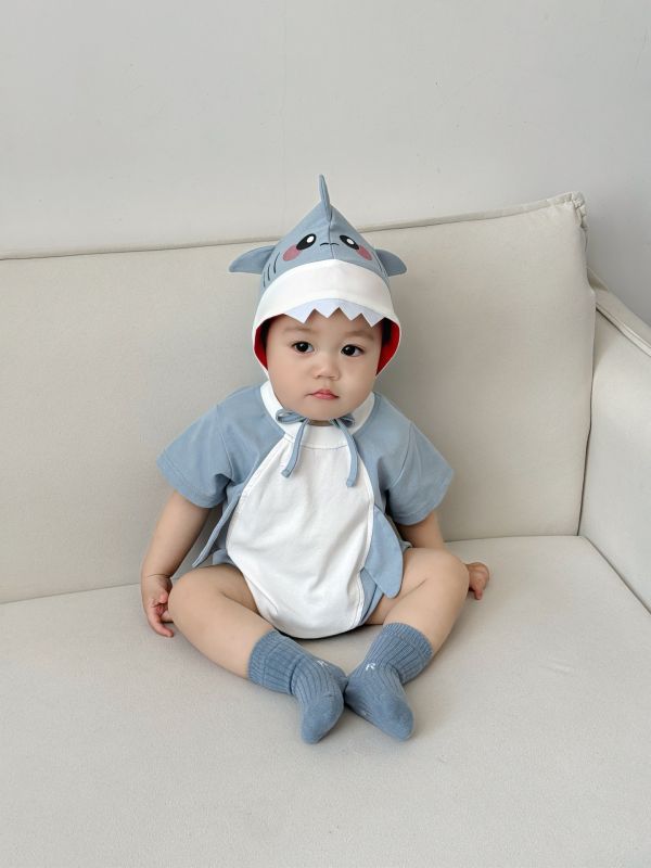 預購夏款男女寶鯊魚包屁衣含帽尺寸66-90 