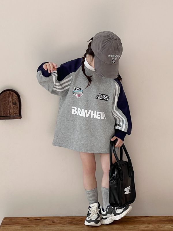 預購春款女童字母休閒撞色上衣尺寸90-140 