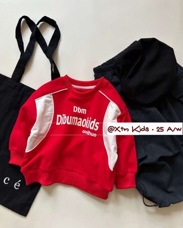 現貨男童不規則字母上衣尺寸90-130 