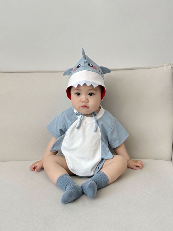 預購夏款男女寶鯊魚包屁衣含帽尺寸66-90 