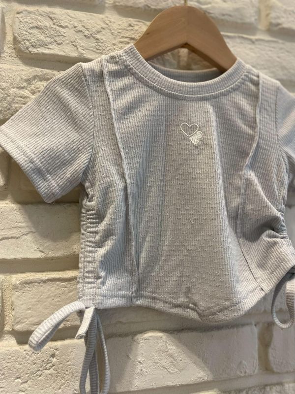 29195-3現貨夏款女童寶寶藍刺鏽抽繩短版上衣尺寸80-120 