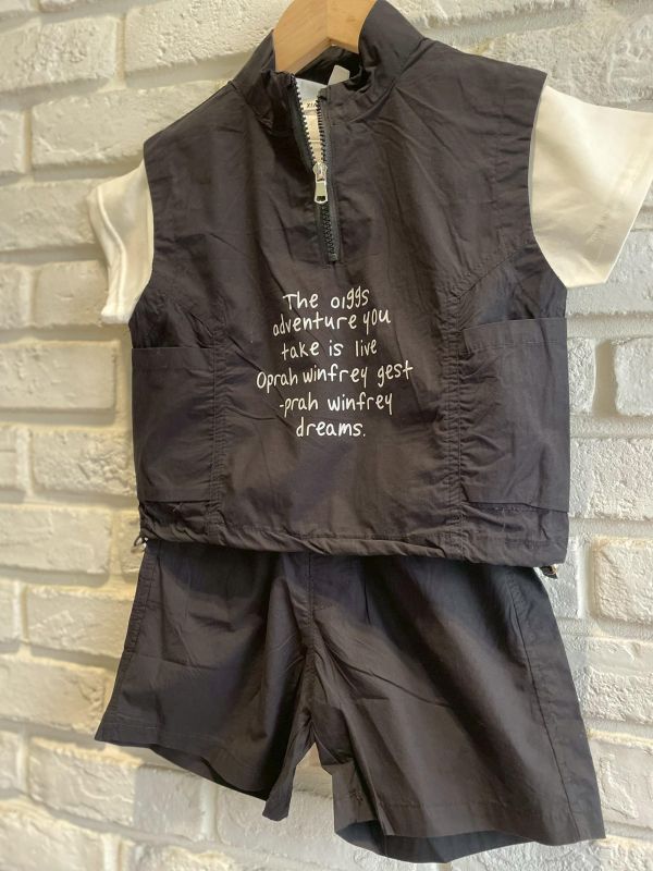 860-1現貨夏款男童字母工裝套裝尺寸90-130 